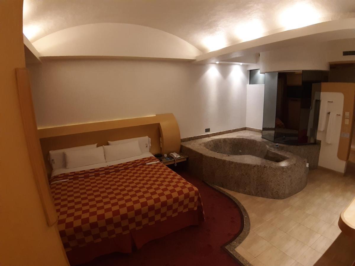 Auto Legaria Hotel Mexico